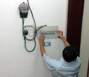 Sửa chữa lắp đặt cầu dao điện